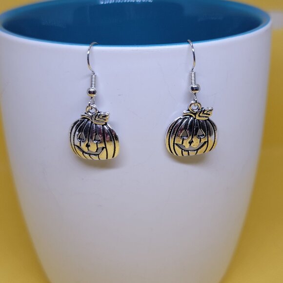 Halloween Pumpkin Dangle Earrings Cut Out Silver Tone Drop 1 Inch - Picture 9 of 11